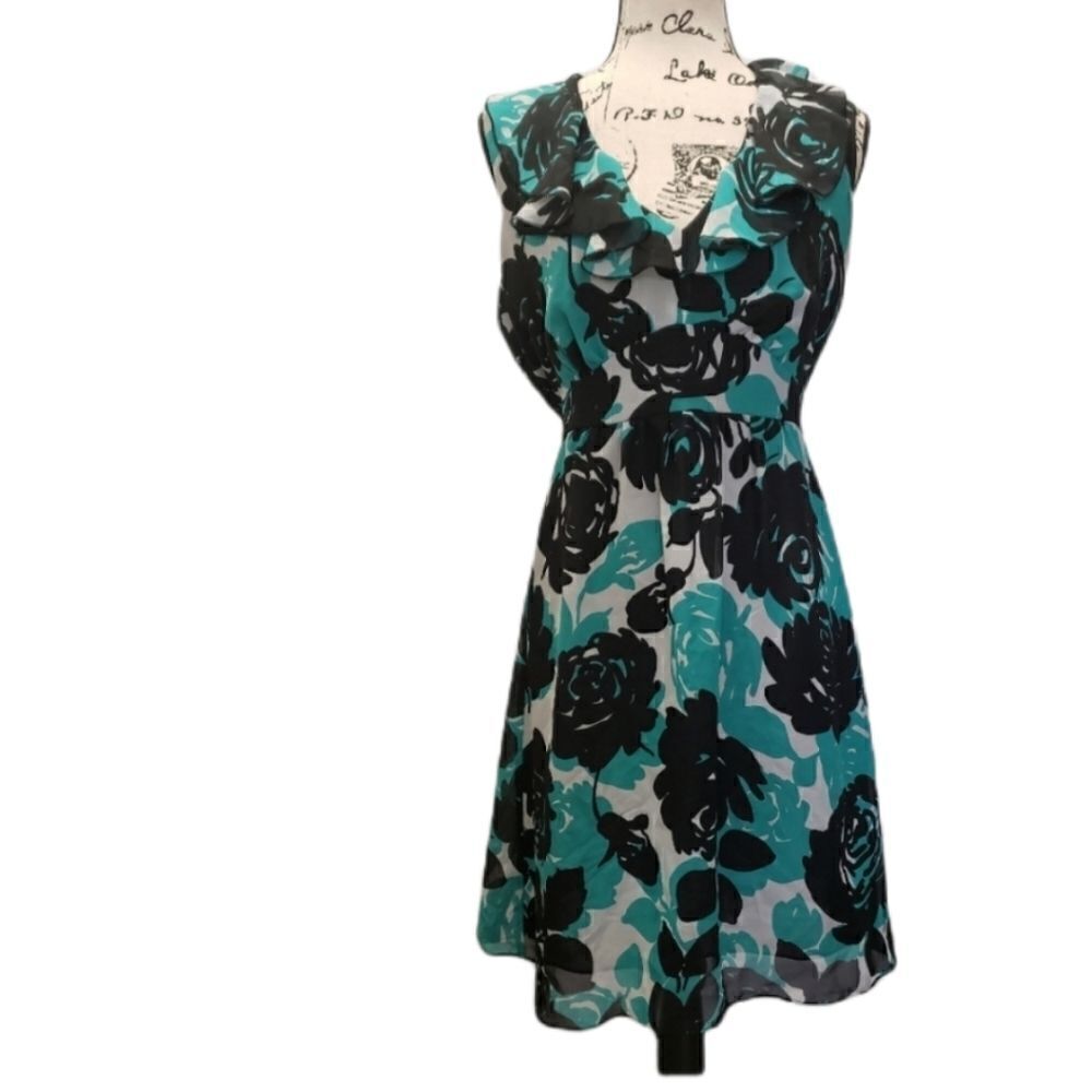 Ruffle V-Neck floral dress with waist tie